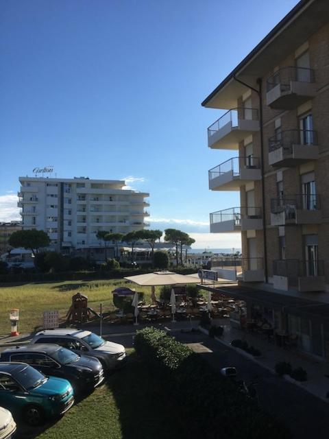 Residence Zeta - Walterigato Apartments Solo Per Famiglie リド・ディ・イエゾロ エクステリア 写真