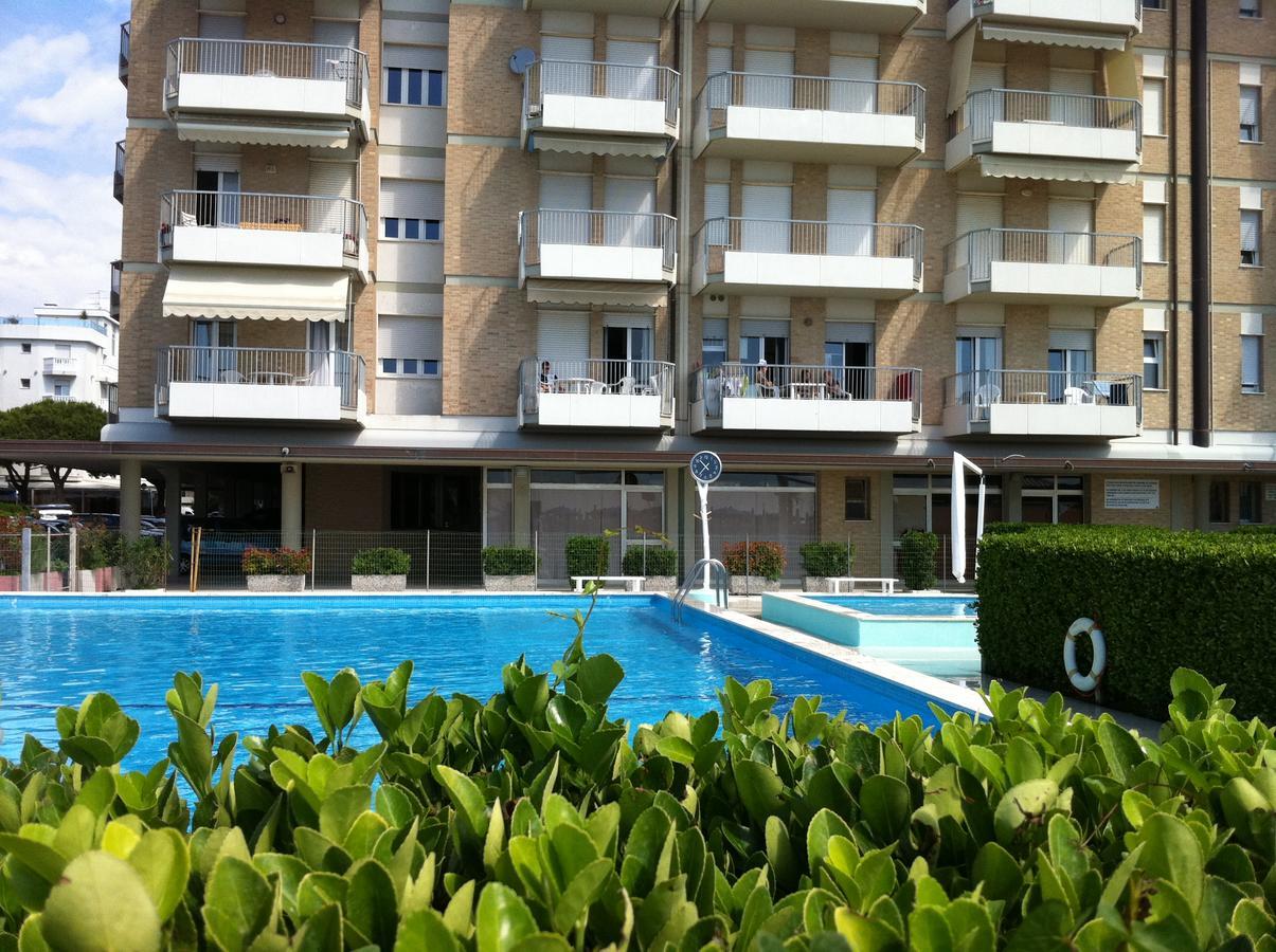 Residence Zeta - Walterigato Apartments Solo Per Famiglie リド・ディ・イエゾロ エクステリア 写真